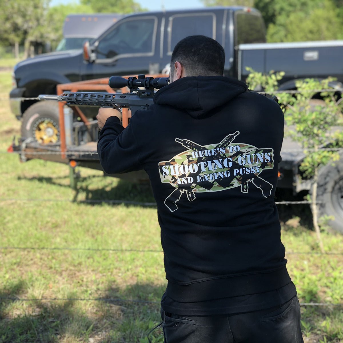 SHOOTING GUNS ZIP HOODIE Black